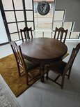 Ronde uitschuifbare eettafel (4 stoelen appart), donkerbruin hout, vintage